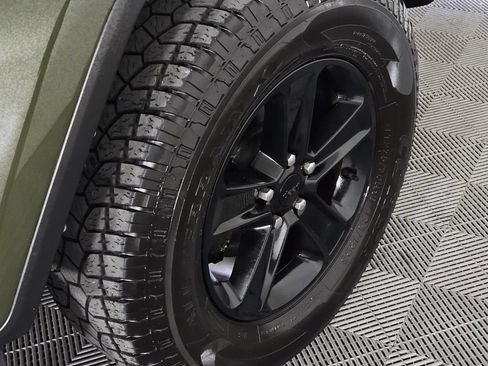 Used 2022 Jeep Wrangler Unlimited Sahara AWD/4WD image 6