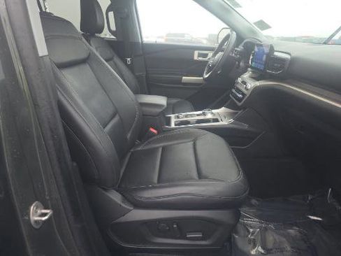 Used 2023 Ford Explorer XLT w/ Equipment Group 202A image 4