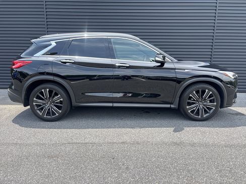 Used 2021 INFINITI QX50 Luxe w/ Appearance Package AWD/4WD image 6