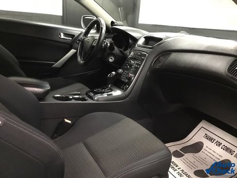 Used 2012 Hyundai Genesis 2.0T image 26