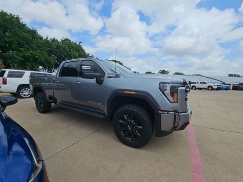 Used 2024 GMC Sierra 2500 AT4 w/ AT4 Premium Plus Package image 2