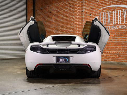 Used 2013 McLaren MP4-12C Spider image 9