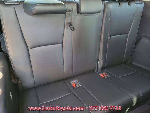 Used 2023 Toyota Highlander Limited image 15