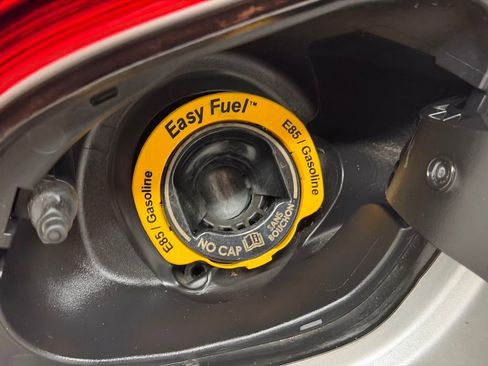 Used 2012 Ford Focus SEL image 17