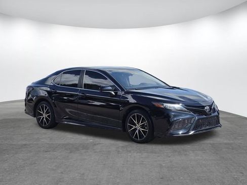 Used 2021 Toyota Camry SE FWD image 7