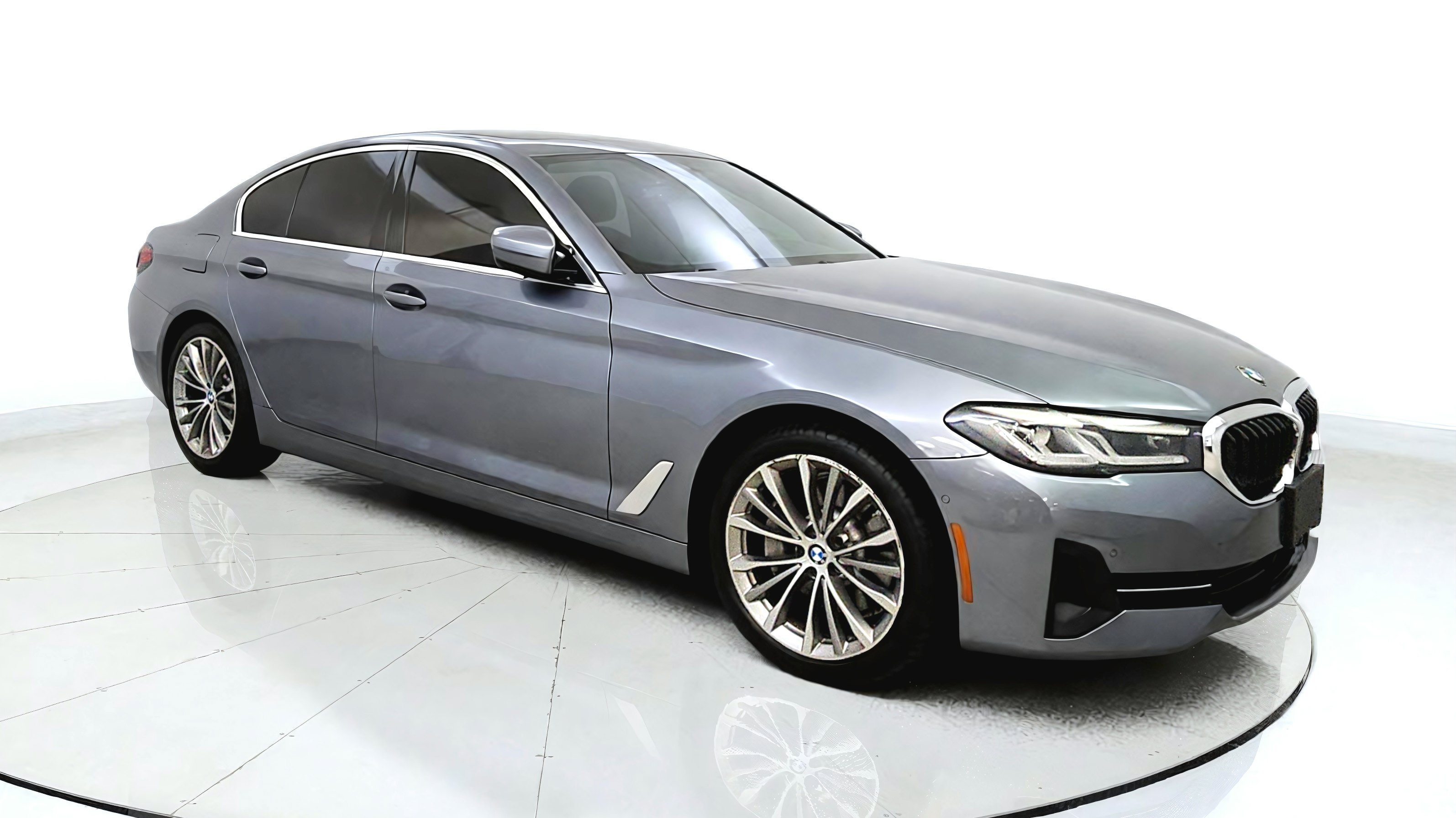 Used 2021 BMW 530e xDrive AWD/4WD image 1