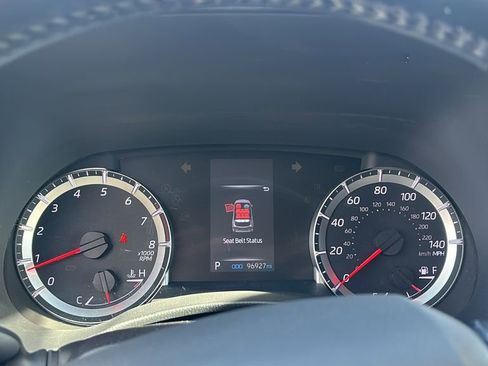 Used 2020 Toyota Highlander LE image 16