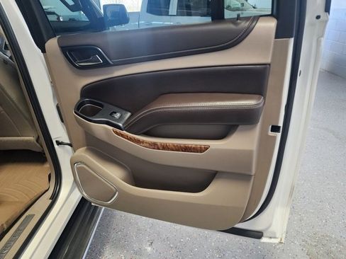 Used 2019 Chevrolet Suburban Premier image 22