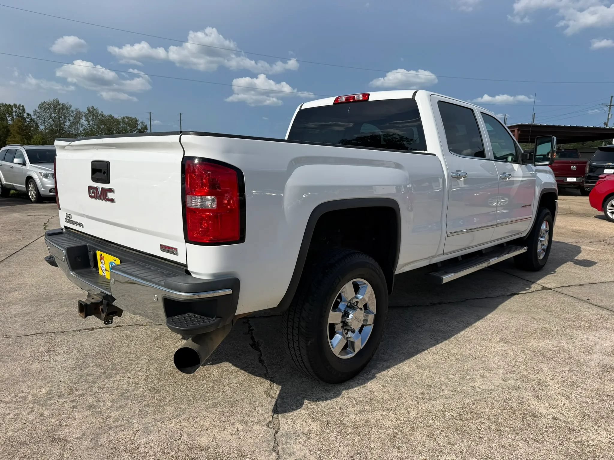 Used 2015 GMC Sierra 2500 SLT w/ Duramax Plus Package AWD/4WD image 5