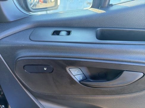 Used 2019 Mercedes-Benz Sprinter 2500 image 19