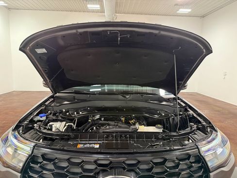 Used 2025 Ford Explorer ST-Line AWD/4WD image 19