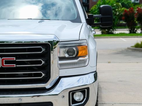 Used 2015 GMC Sierra 2500 SLT w/ Duramax Plus Package AWD/4WD image 6