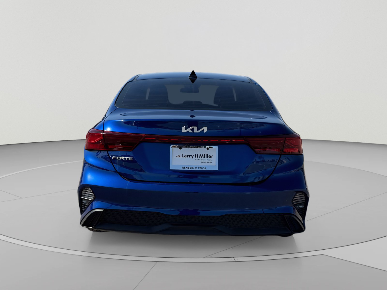 Used 2024 Kia Forte LXS w/ LXS Technology Package FWD image 4