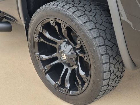 Used 2018 GMC Sierra 1500 SLT AWD/4WD image 8