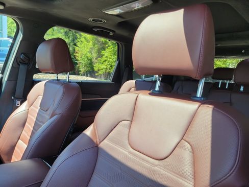 Used 2024 Kia Telluride SX Prestige AWD/4WD image 12