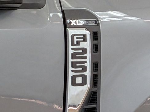 Certified 2023 Ford F250 XL w/ XL Off-Road Package image 14