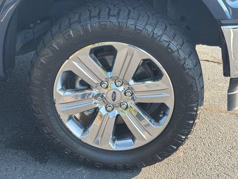 Used 2018 Ford F150 Lariat w/ Equipment Group 502A Luxury AWD/4WD image 14