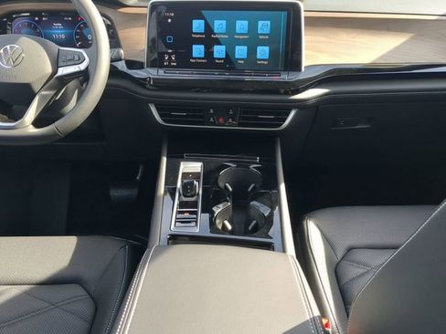 New 2026 Volkswagen Atlas SE image 16