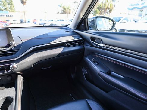 Used 2022 Nissan Altima 2.5 SR image 6