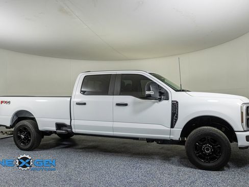 Used 2024 Ford F250 XL w/ STX Appearance Package AWD/4WD image 8