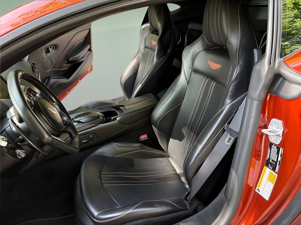 Used 2019 Aston Martin V8 Vantage Coupe RWD image 26