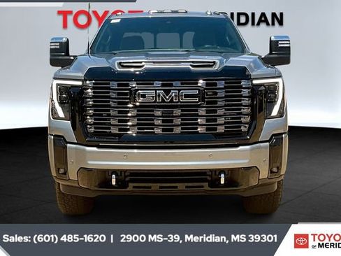 Used 2025 GMC Sierra 2500 Denali Ultimate image 3