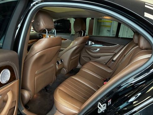 Used 2019 Mercedes-Benz E 300 4MATIC w/ Driver Assistance Package image 29