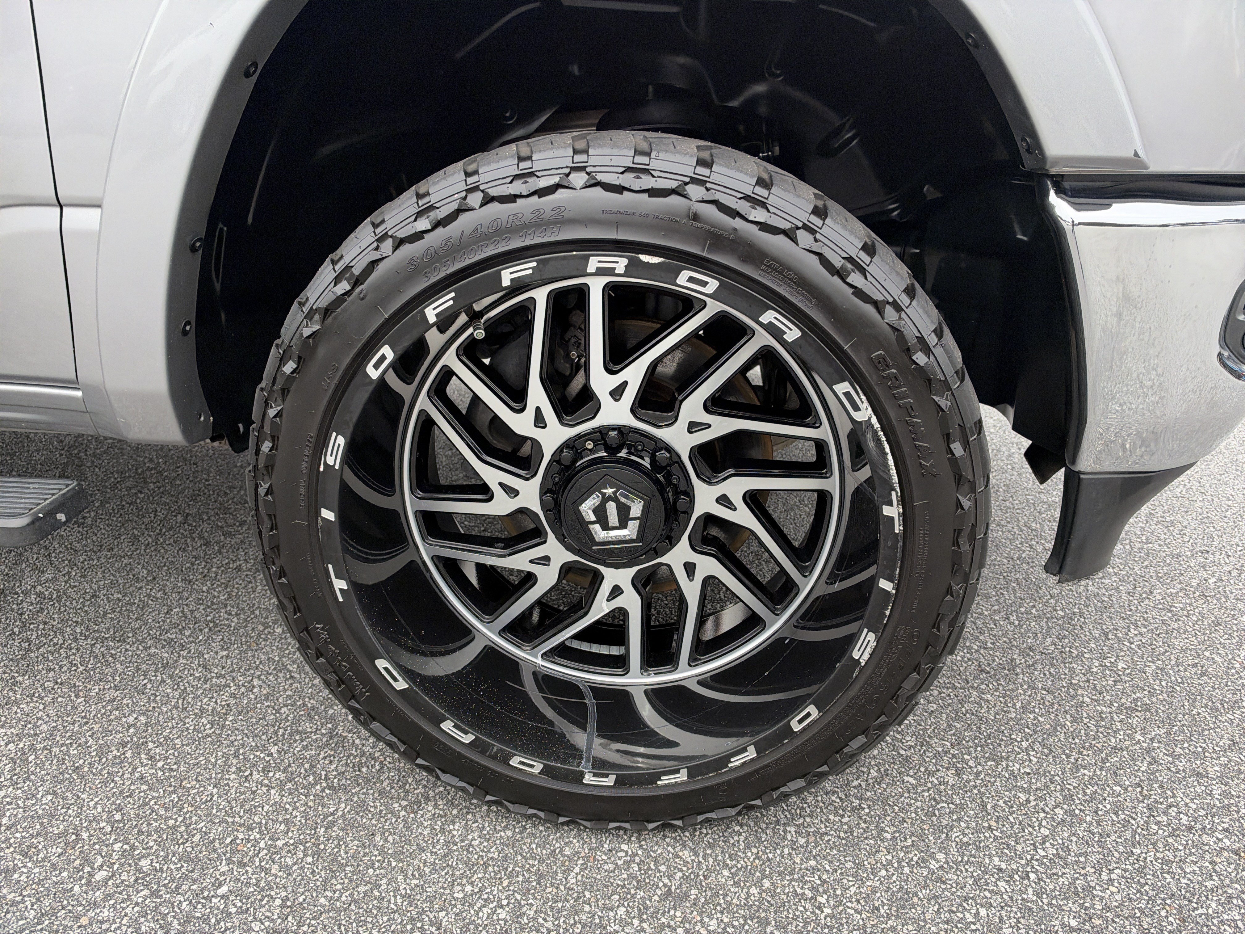 Used 2020 RAM 1500 Laramie AWD/4WD image 14