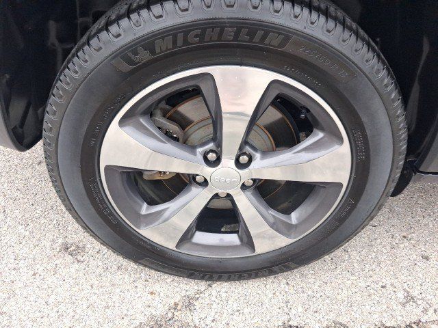 Used 2019 Jeep Cherokee Limited w/ Luxury Group AWD/4WD image 27
