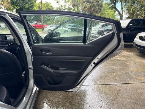 Used 2020 Nissan Altima 2.5 SL FWD image 25