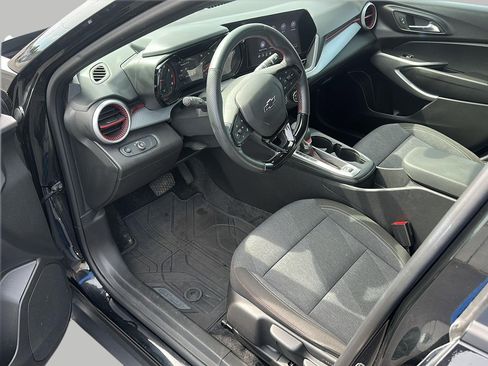 Used 2024 Chevrolet Trax RS w/ Driver Confidence Package FWD image 11