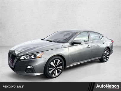 Used 2022 Nissan Altima 2.5 SV