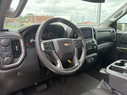 Used 2020 Chevrolet Silverado 1500 LT AWD/4WD image 9