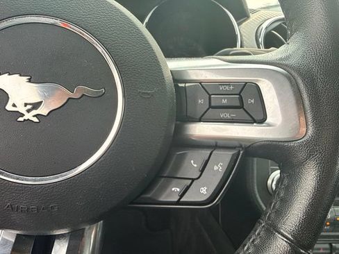 Used 2016 Ford Mustang Coupe RWD image 12