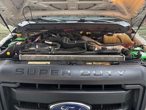 Used 2014 Ford F550 4x4 Crew Cab Super Duty image 41