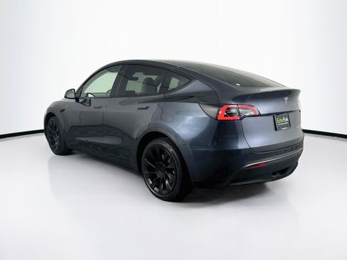 Used 2022 Tesla Model Y Long Range AWD/4WD image 5