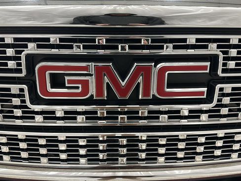 Used 2018 GMC Sierra 2500 Denali image 28