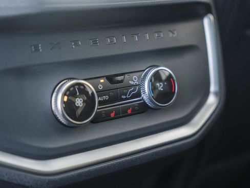 New 2025 Ford Expedition Max Platinum w/ Stealth Performance Package image 46