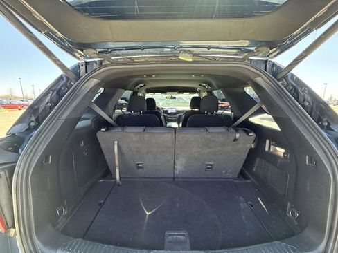 Used 2020 Ford Explorer XLT image 15