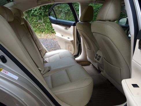 Used 2013 Lexus ES 350 w/ Luxury Pkg FWD image 10
