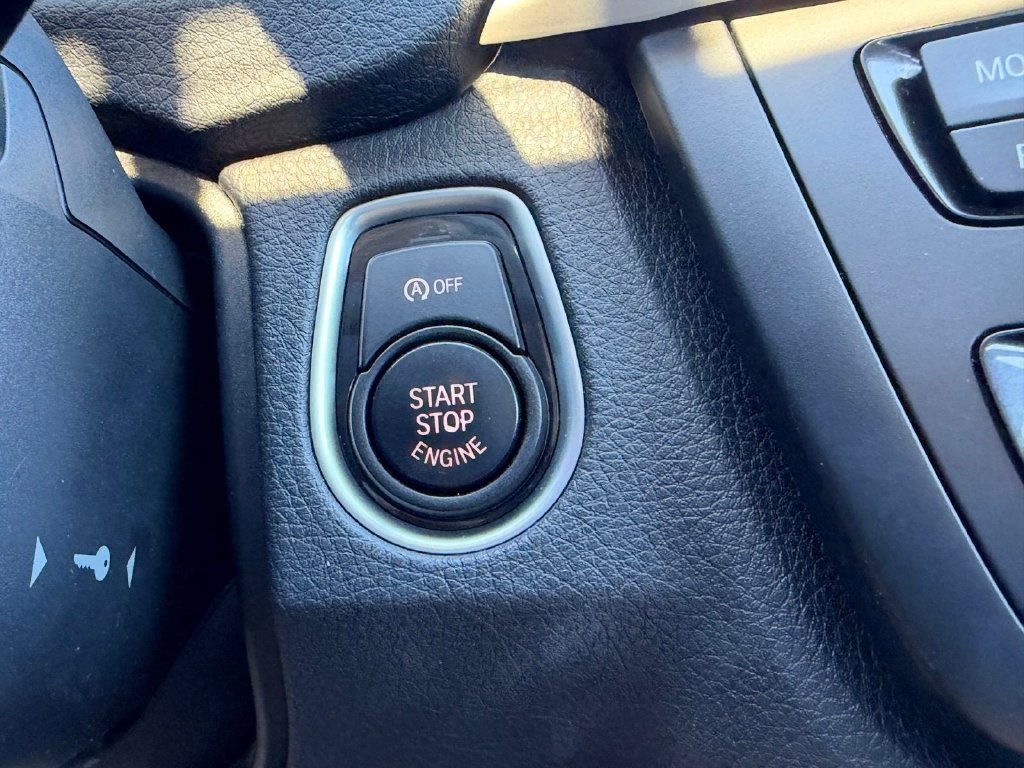 Used 2014 BMW 320i xDrive Sedan AWD/4WD image 20