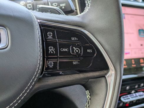 New 2025 Jeep Grand Cherokee L Overland w/ Luxury Tech Group IV image 30