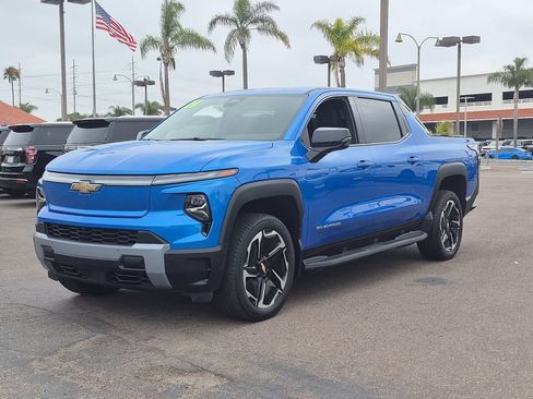 Used 2026 Chevrolet Silverado EV LT AWD/4WD image 4