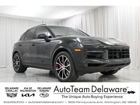 Used 2024 Porsche Cayenne S AWD/4WD image 1