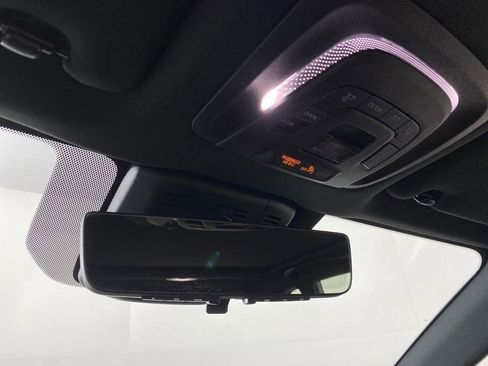 Used 2025 Toyota Crown Signia Limited w/ Advanced Technology Package image 25