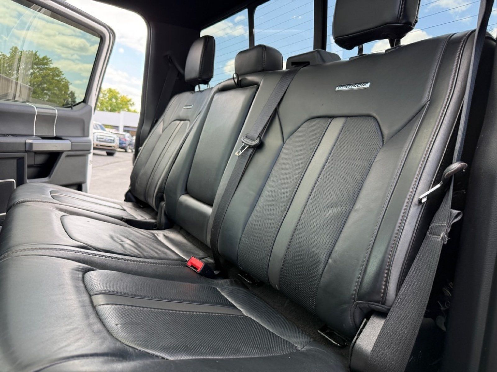 Used 2019 Ford F350 Platinum w/ Platinum Ultimate Package AWD/4WD image 33