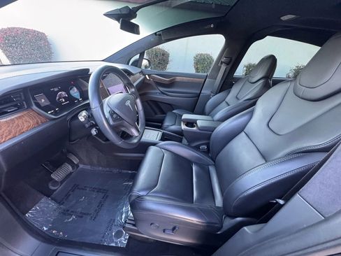 Used 2018 Tesla Model X 75D image 10
