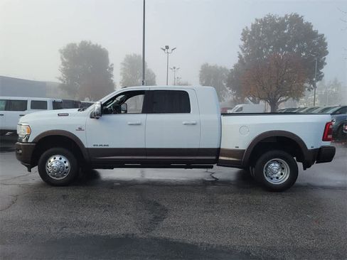 Used 2023 RAM 3500 Limited image 2