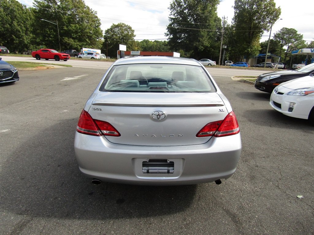 Used 2007 Toyota Avalon XL FWD image 5