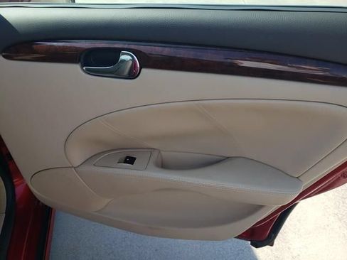 Used 2011 Buick Lucerne CXL FWD image 17
